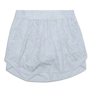 Hotty Hot High-Rise Skirt Gravel Dust Pastel Blue Multi / Pastel Blue